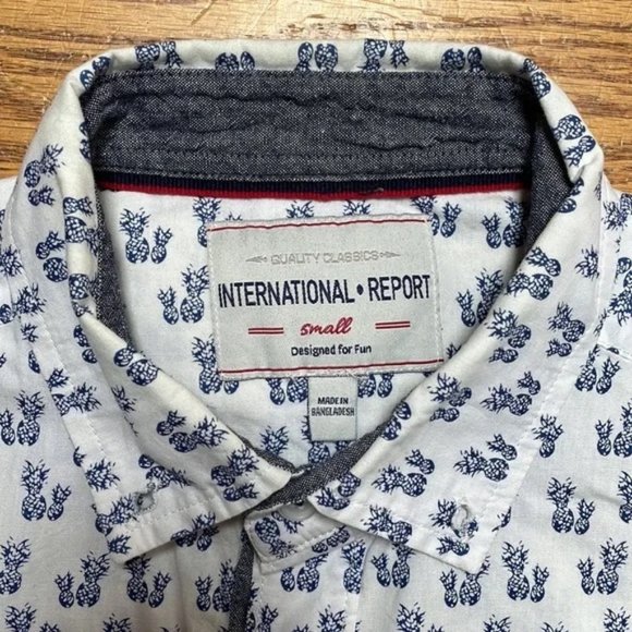 International Report Half Sleeve Button Up - Pineapple Print - Men's Size: S - Picture 5 of 6